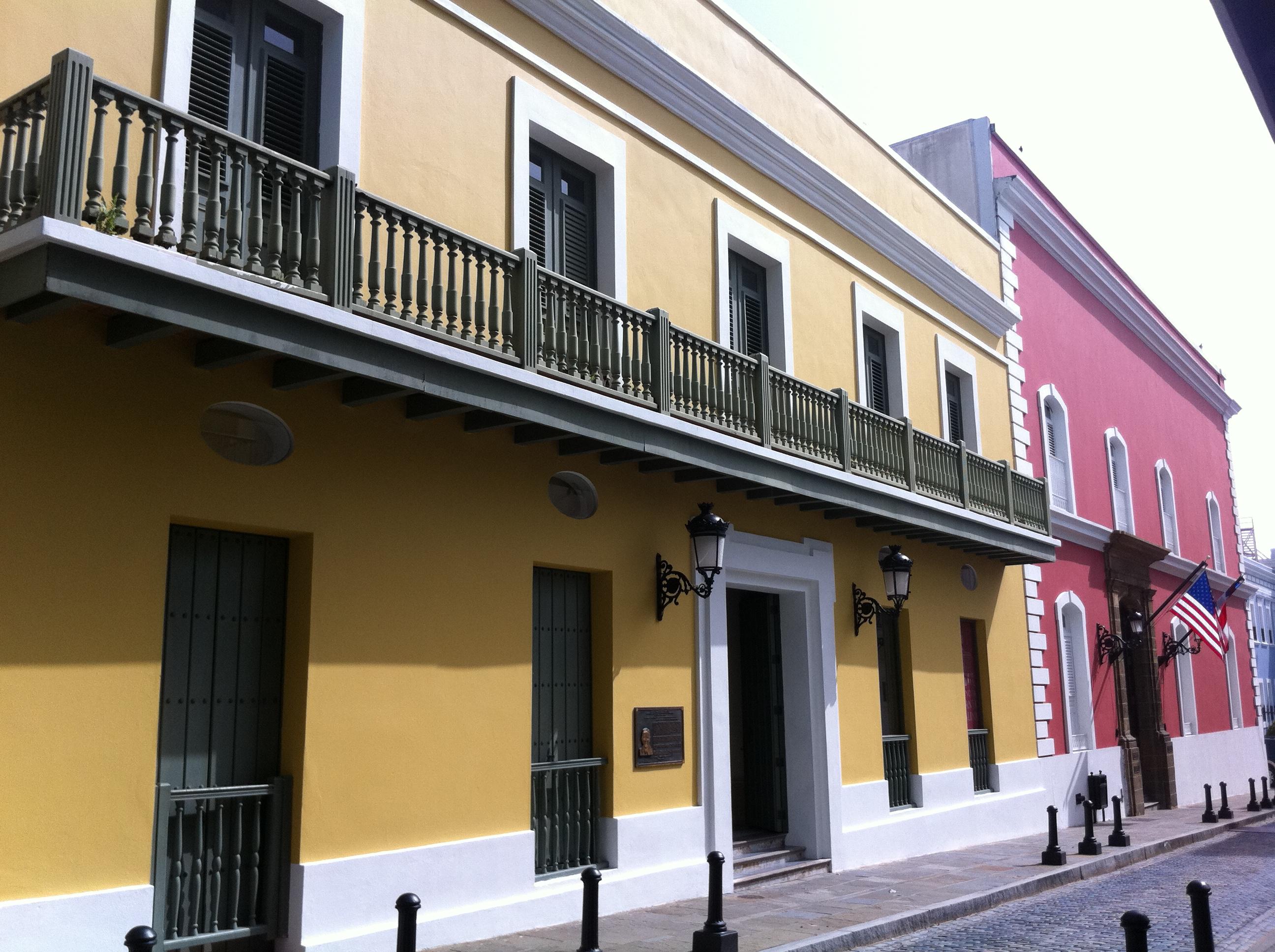Calle de la Fortaleza 56 - Antigua Real Audiencia - Conservatorio De Artes Del Caribe - San Juan (Viejo San Juan) - 2011 00085